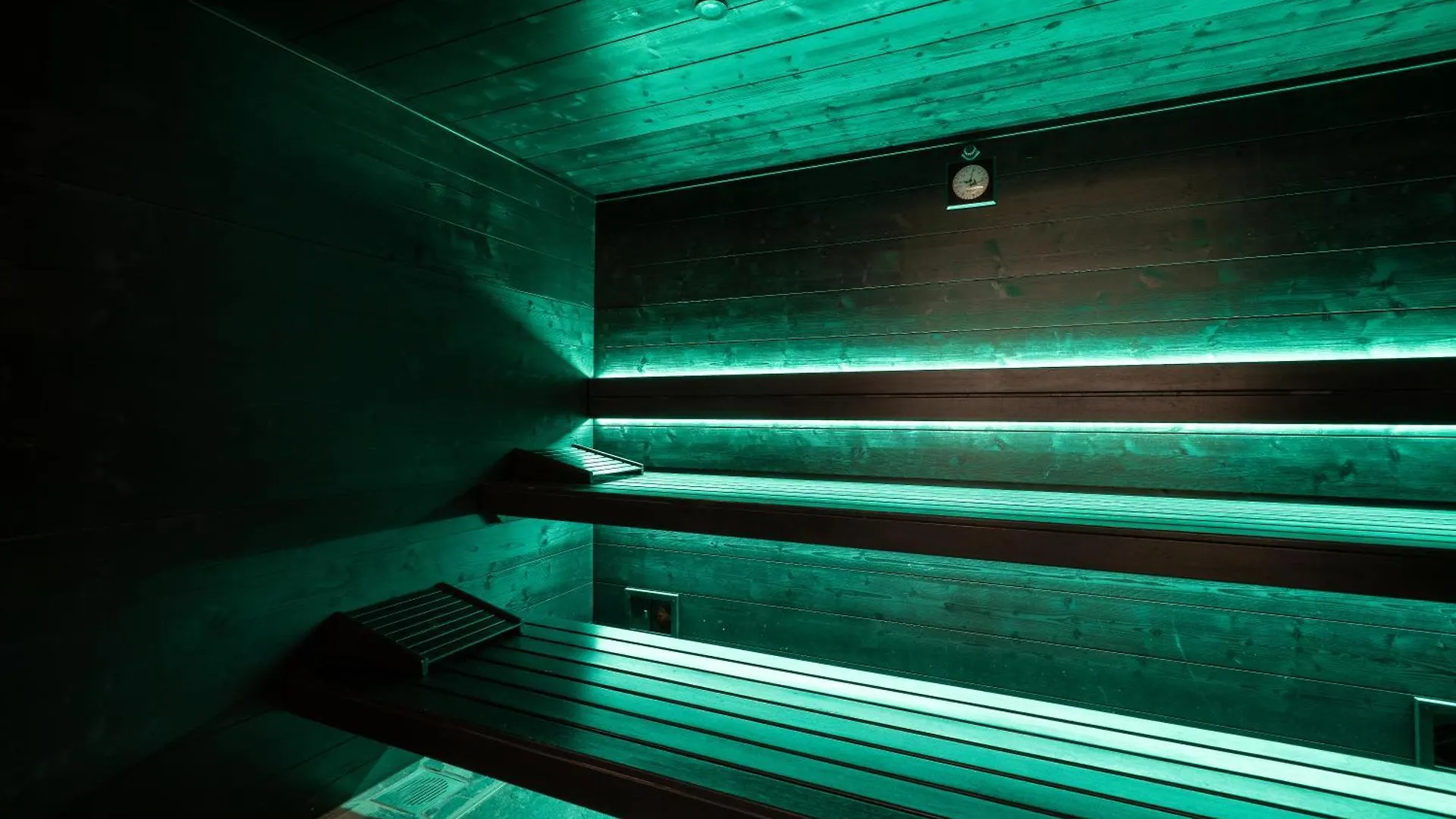 Mix Brussels --Gym & Wellness For Adults Only-- Hotel