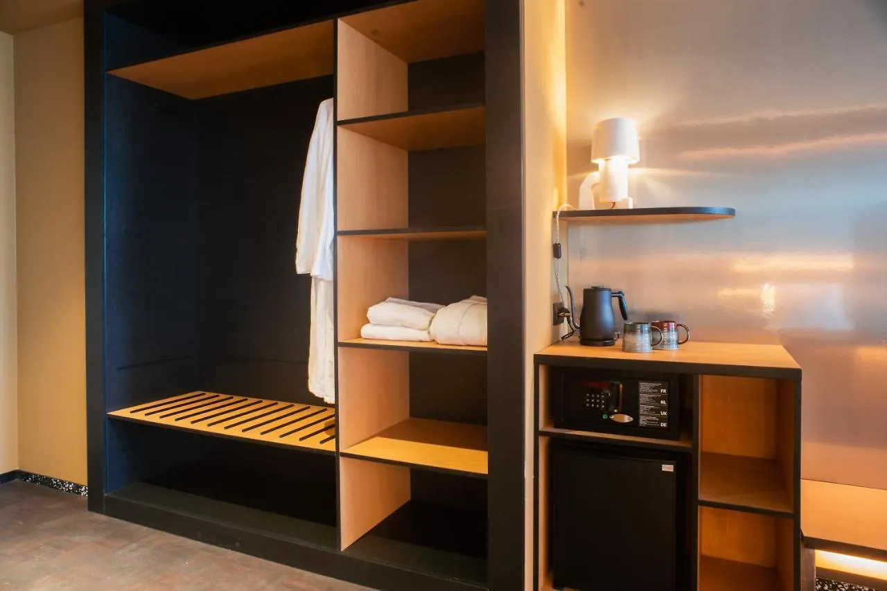 Mix Brussels --Gym & Wellness For Adults Only-- Hotel
