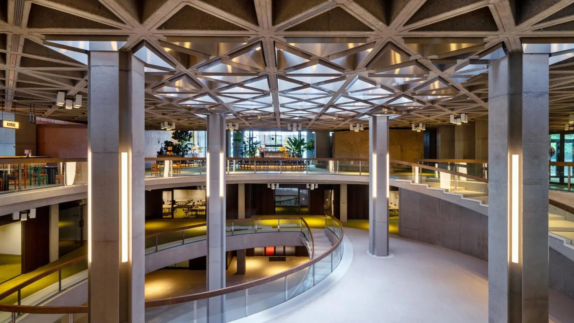Отель Mix Brussels --Gym & Wellness For Adults Only--